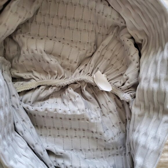 LEGGINGS SIZE M BOOTY ENHANCING CRUSHED TEXTURED FABRIC LIGHT GRAY NEW - Picture 4 of 8